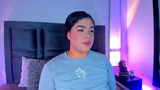 EmmaBecket2 from StripChat