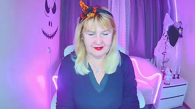 EmmaEllison from StripChat