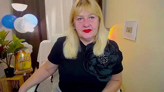 EmmaEllison from StripChat