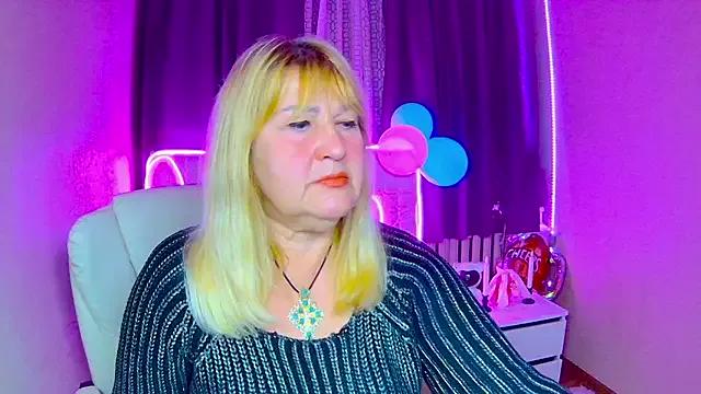 EmmaEllison from StripChat