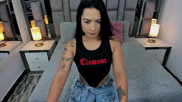 EMMAHILL1 from StripChat