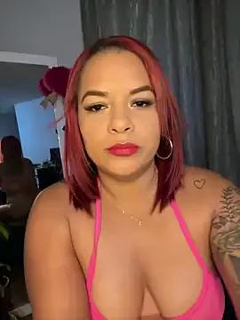 EmmaHot from StripChat