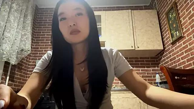 EmmaLeexth from StripChat is Freechat