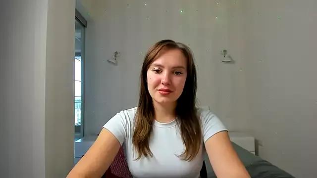 Discover our girls online shows and discover the company of countless livestreamers, with stunning shapes, sex toys and more.