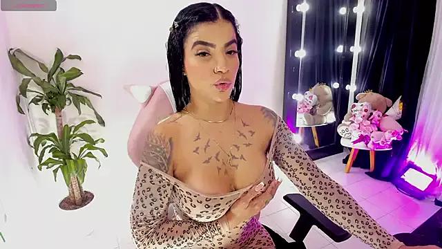 EmmaRusellx from StripChat