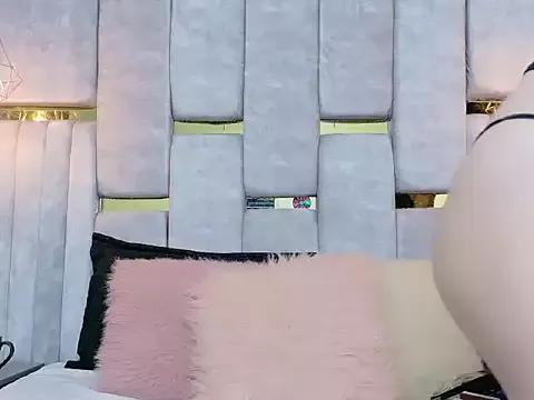 EmmaSanta from StripChat