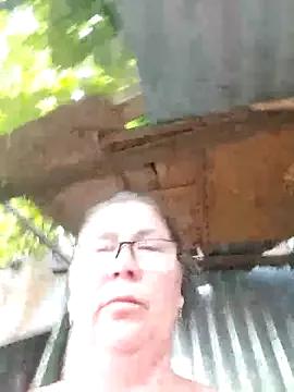 EmmaSquirt from StripChat