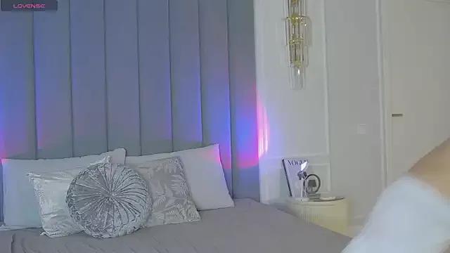 EmmaStars_ from StripChat is Freechat