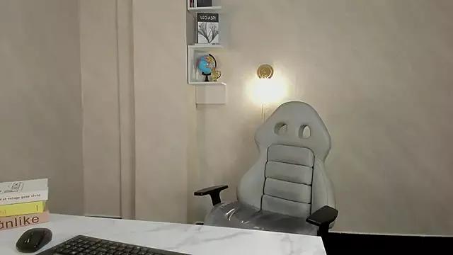 EmmaStonns from StripChat