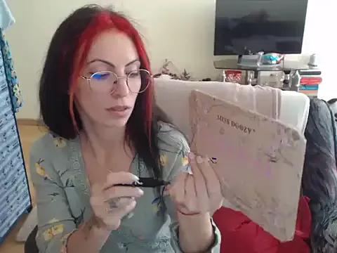 Emmatoo from StripChat