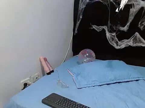 EmmaTower from StripChat
