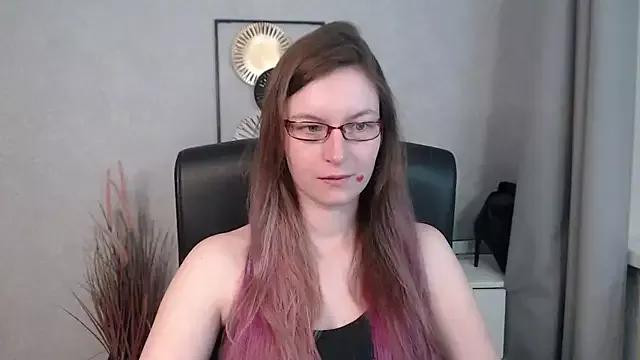 emmaxDelight from StripChat