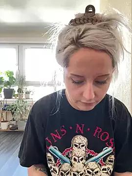 EmmaXXX666 from StripChat