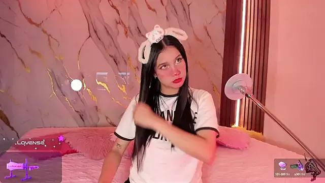 Emmiicute from StripChat