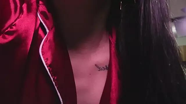 Emmilysantibanez webcams show profile image 