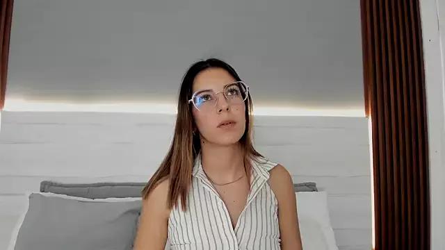 Emmy_Meadows from StripChat is Freechat