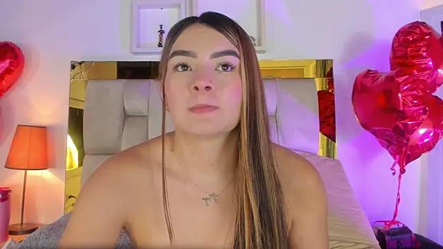 emmy_r from StripChat
