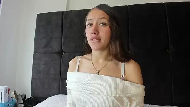 Emmy_solis from StripChat is Freechat