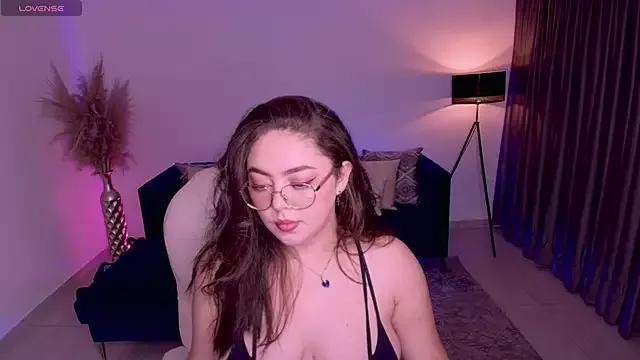 emmy_walker from StripChat