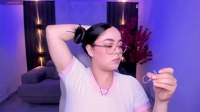 emmy_walker from StripChat is Freechat