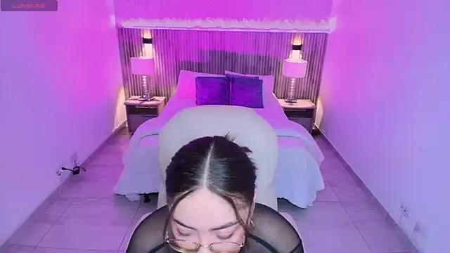 emmy_walker from StripChat