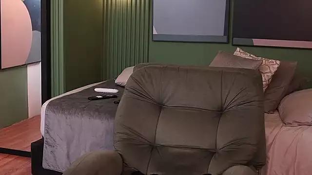 EmmyBlonde from StripChat is Freechat