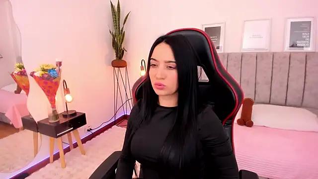 EmmyEvans1 from StripChat
