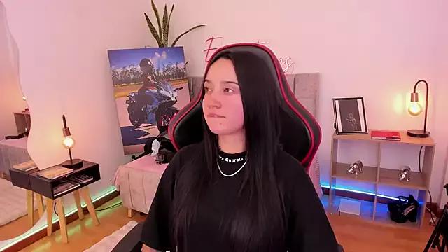 EmmyEvans1 from StripChat is Freechat