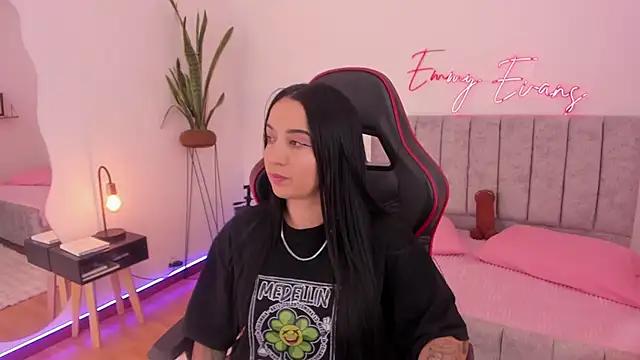EmmyEvans1 from StripChat