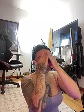 EmmyEvans1 from StripChat