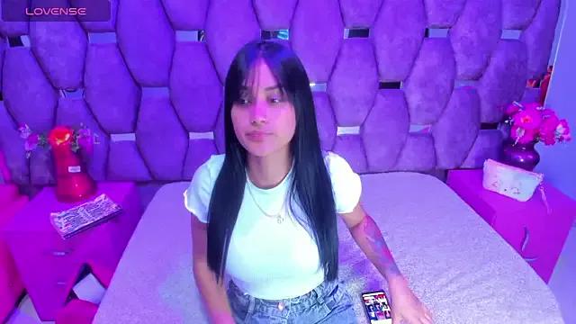 EmmyFerrari from StripChat