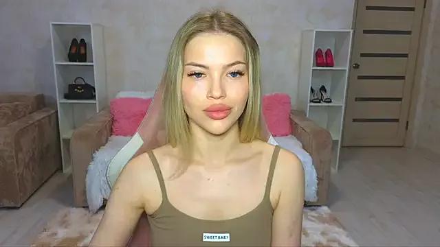 EmmyMills from StripChat