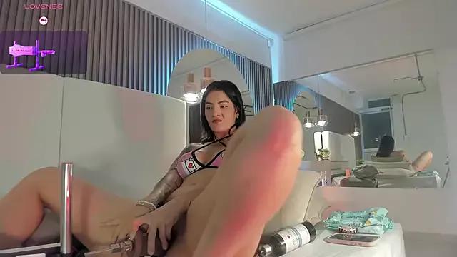 EmmyVega_ from StripChat is Freechat