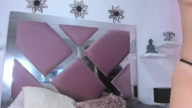 emmyymiller1 from StripChat is Freechat