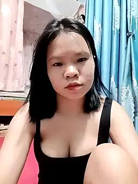 emyeuhss from StripChat