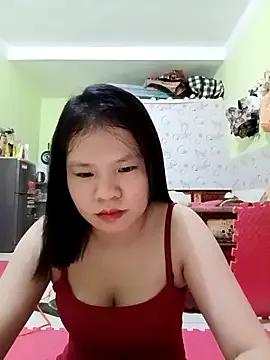 emyeuhss from StripChat
