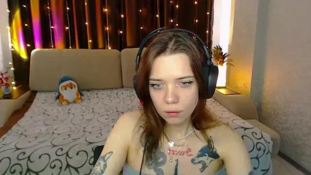 Discover our girls online shows and discover the company of countless livestreamers, with stunning shapes, sex toys and more.