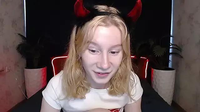EnigmaSee from StripChat is Freechat
