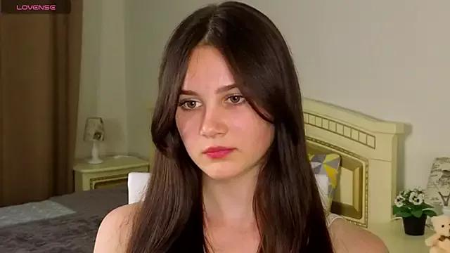 EnricaElis from StripChat is Freechat