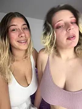 Enyeld_ruru from StripChat