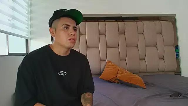 Enzo_issis webcams show profile image 