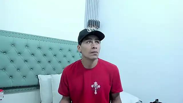 Erack_and_Emmy from StripChat is Freechat