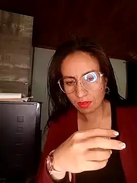 Discover our girls online shows and discover the company of countless livestreamers, with stunning shapes, sex toys and more.
