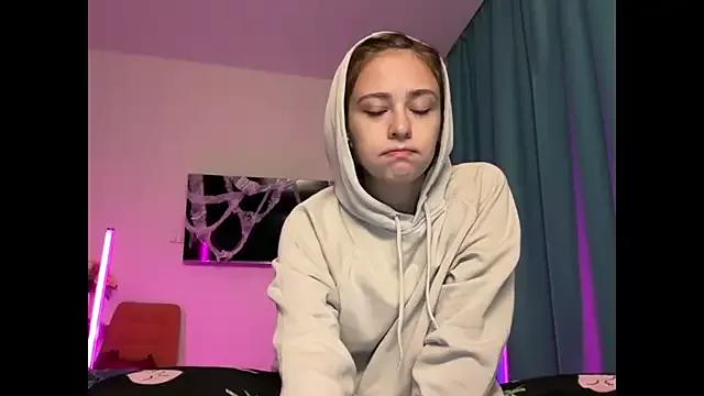 erikaa_miuu from StripChat is Freechat