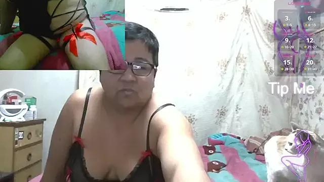 erinadarling79 from StripChat is Freechat