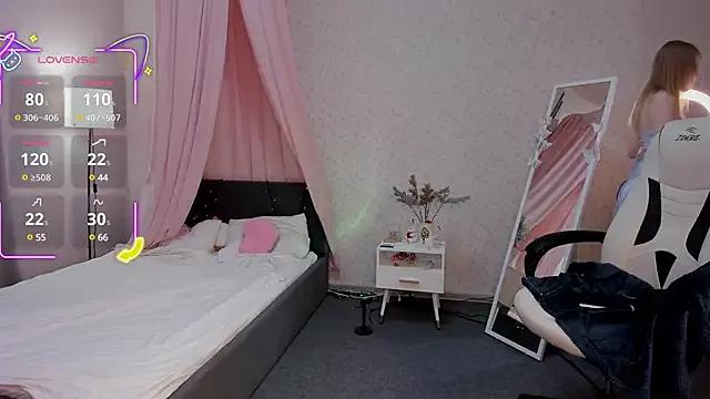 Esme_Runn from StripChat