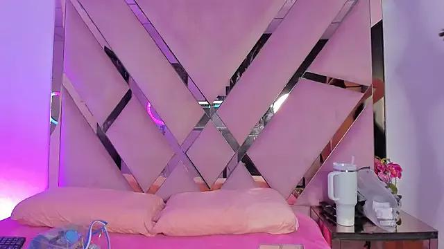 Esmeraldaht from StripChat