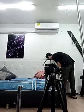 EsperanzaAndJey from StripChat