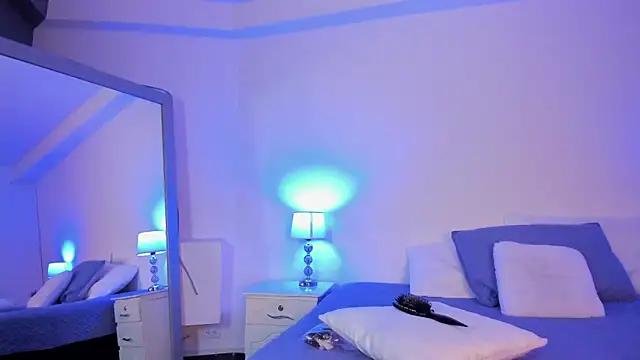 Discover our girls online shows and discover the company of countless livestreamers, with stunning shapes, sex toys and more.