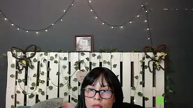 EVA__DIAZ from StripChat is Freechat